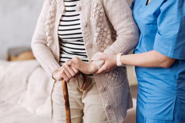 Licensed nurse providing care at home in Dubai